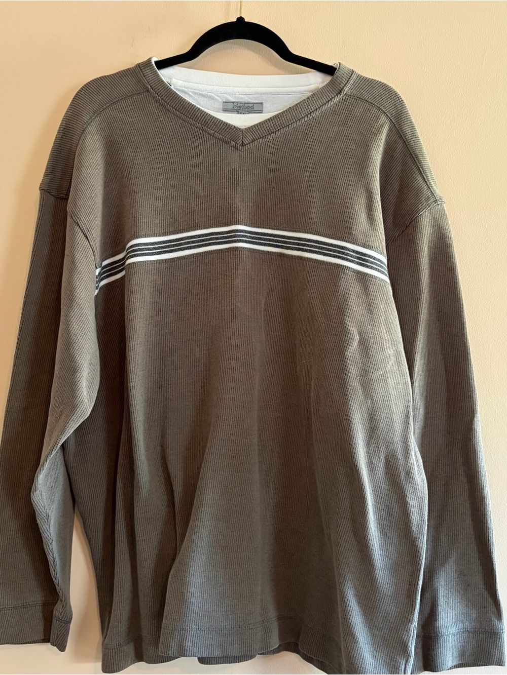 Vintage-Inspired Olive Green Men's V-Neck Sweater with Stripe 90s 2000s